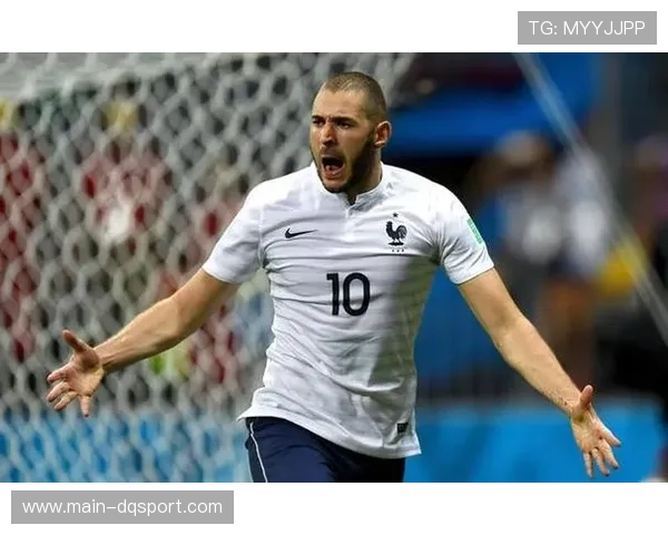 老将本泽马宝刀未老，法甲赛场仍能25分钟扭转局势